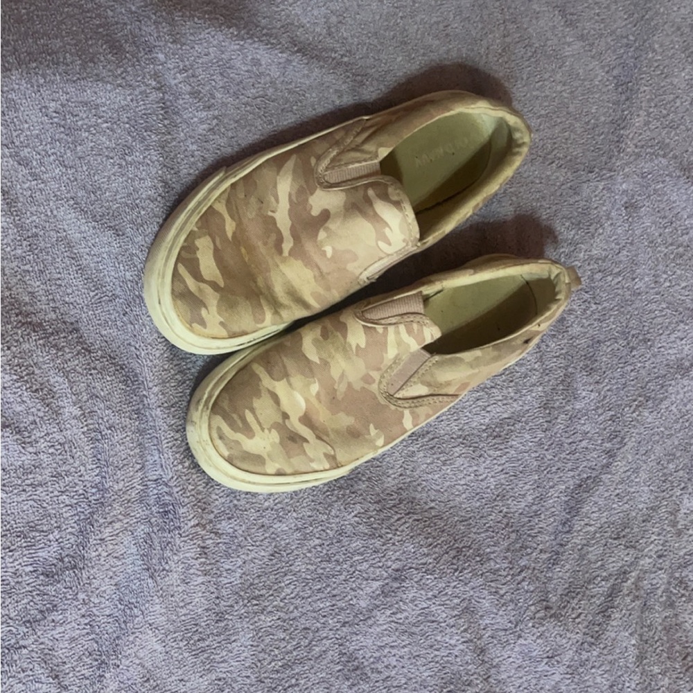 Old navy pink camo size 3